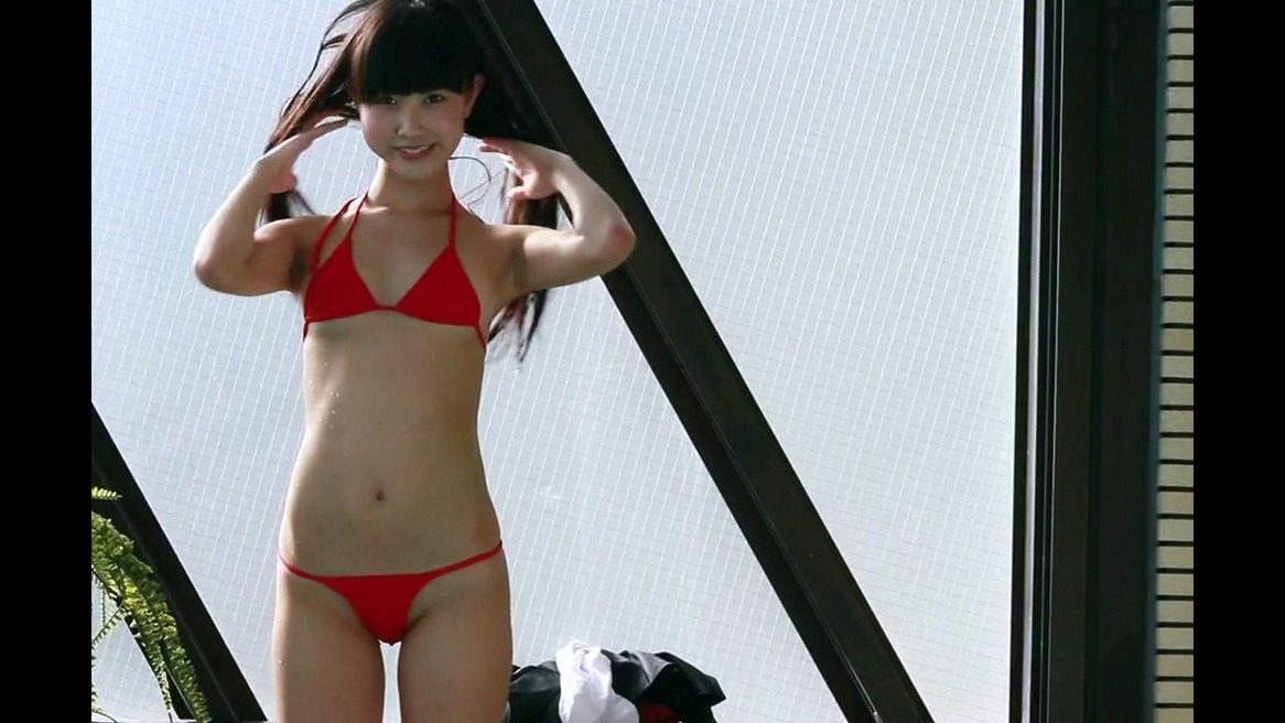 Non-Nude japanese swimsuit young model.